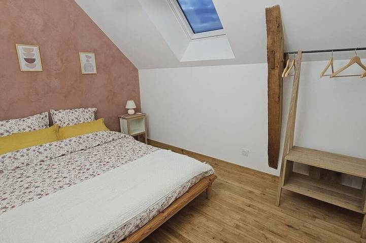 Gîte pour 6 personnes, avec jardin à Avon-les-Roches - 2
