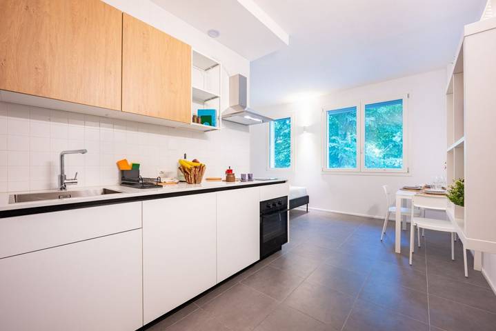 Appartamento intero, Guesthost - Bright Studio Apartment near Hospital in Parma, Provincia di Parma