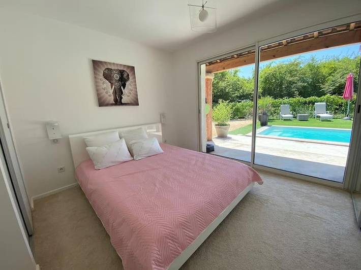 Location de vacances pour 6 personnes, avec piscine ainsi que terrasse et jardin à Lachapelle-sous-Aubenas - 4