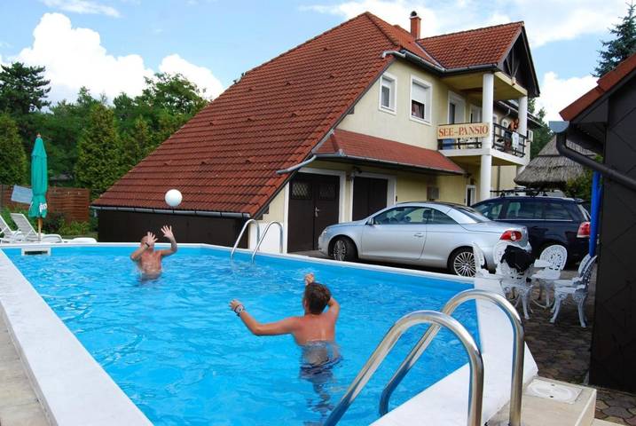 Alojamiento y desayuno para 2 personas, con terraza además de piscina y jardín - 1