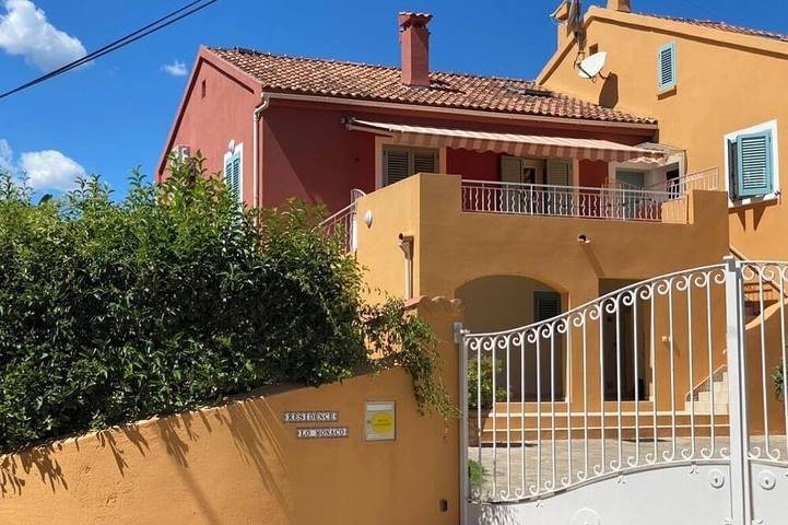 Holiday home for 8 people, with balcony and garden - 1