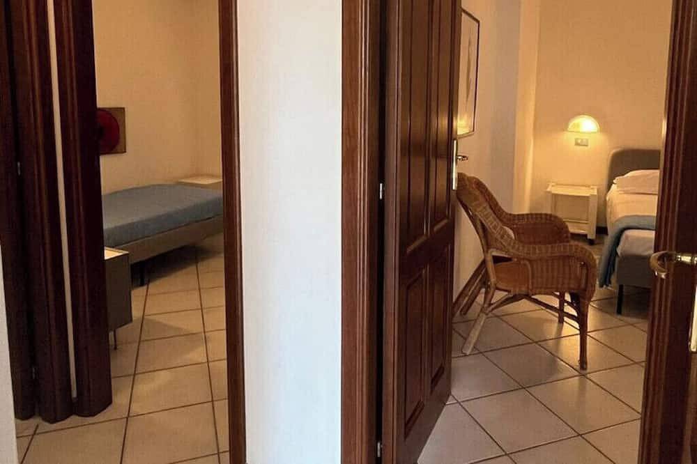 Beautiful house with garden 100 m from the sea. Sinis Regional Park - Montiferru in Spiaggia dei Preti (Cuglieri), Cuglieri