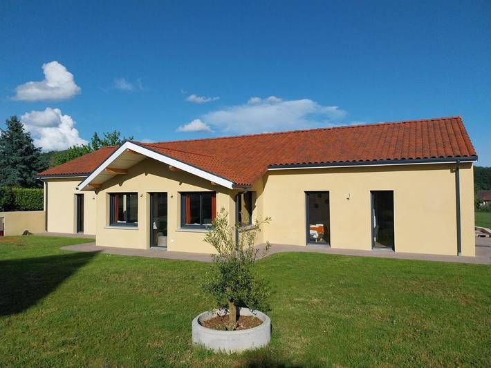 Hôtel pour 3 personnes, avec piscine et terrasse ainsi que jardin et jacuzzi à Saint-Étienne-de-Maurs - 4