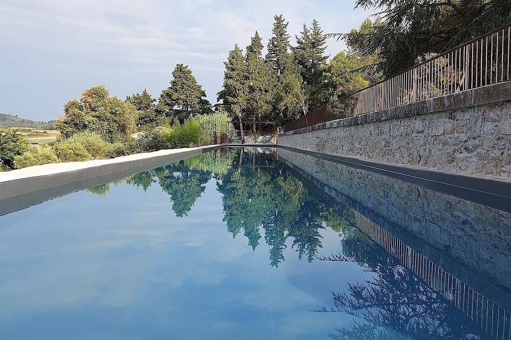 Gite de charme avec piscine et jardin en pleine nature (Amaryllis) in Montlaur (Languedoc-Roussillon), Région de Limoux