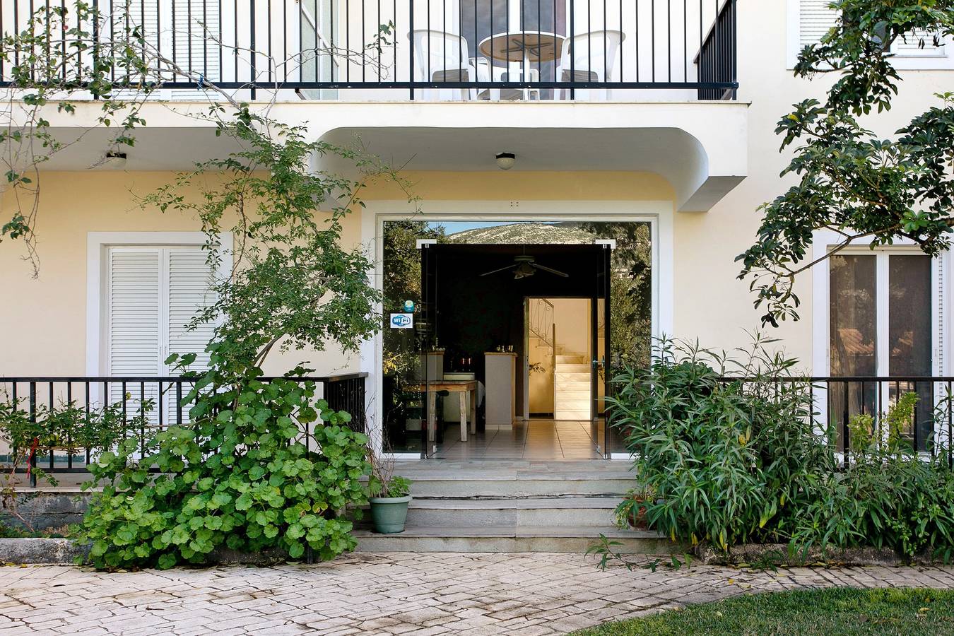 Studio "Dolfijn Studio Zeezicht 10" met Privé Balkon, Gedeelde Tuin & Wi-Fi, foto 14