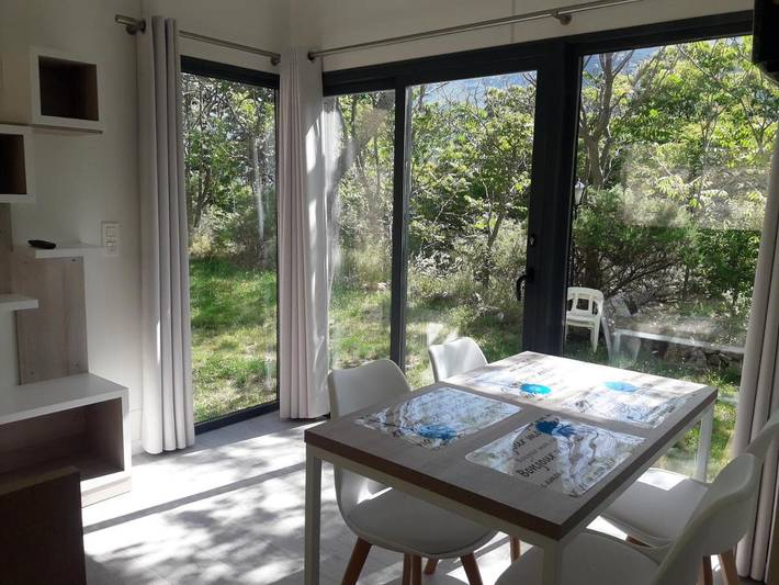 Camping for 4 people, with garden and terrace as well as pool and view - 1