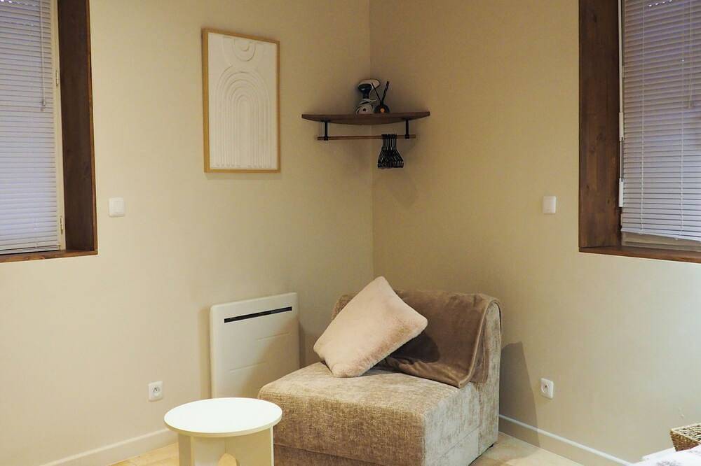 Entire apartment, Lilo Gaillac: Balneo loft - a wellness break for two in Gaillac, Albi region