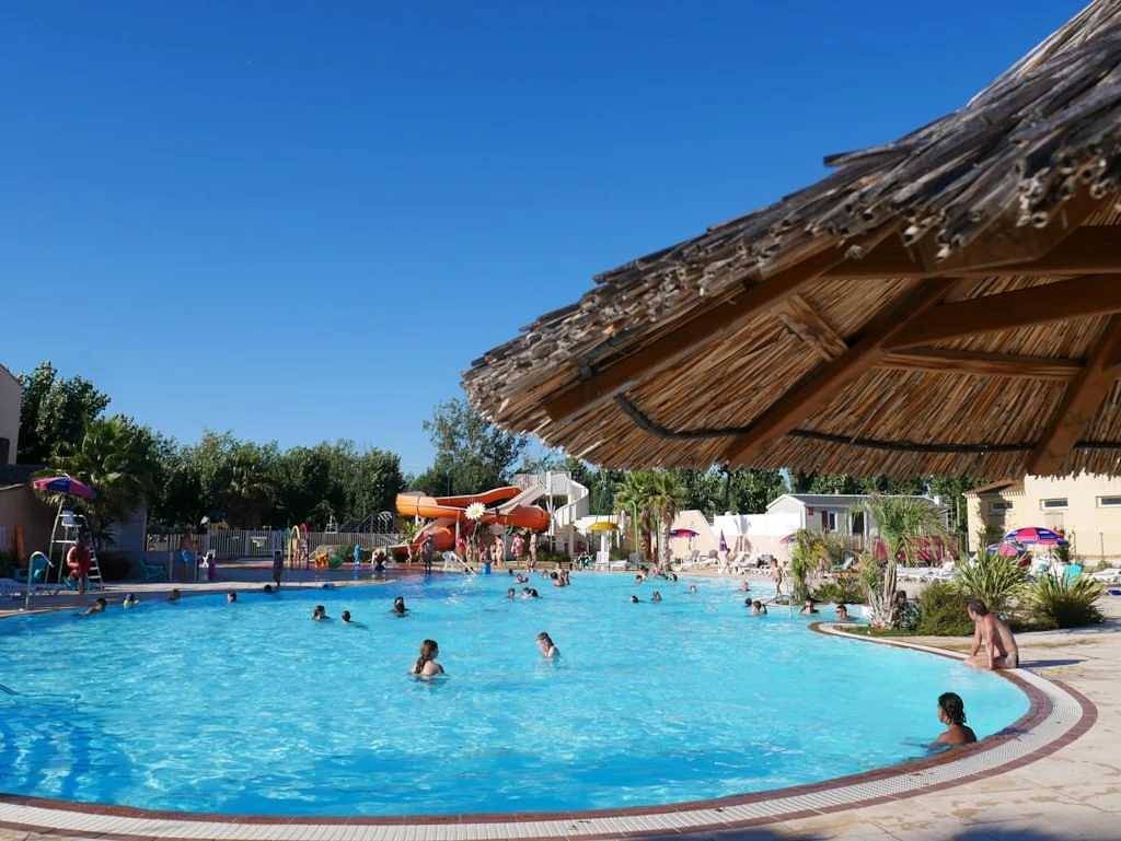 Zecamping 4 étoiles familial toboggans 1km plage locatif clim 28m2 in Sérignan, Côte méditerranéenne (France)
