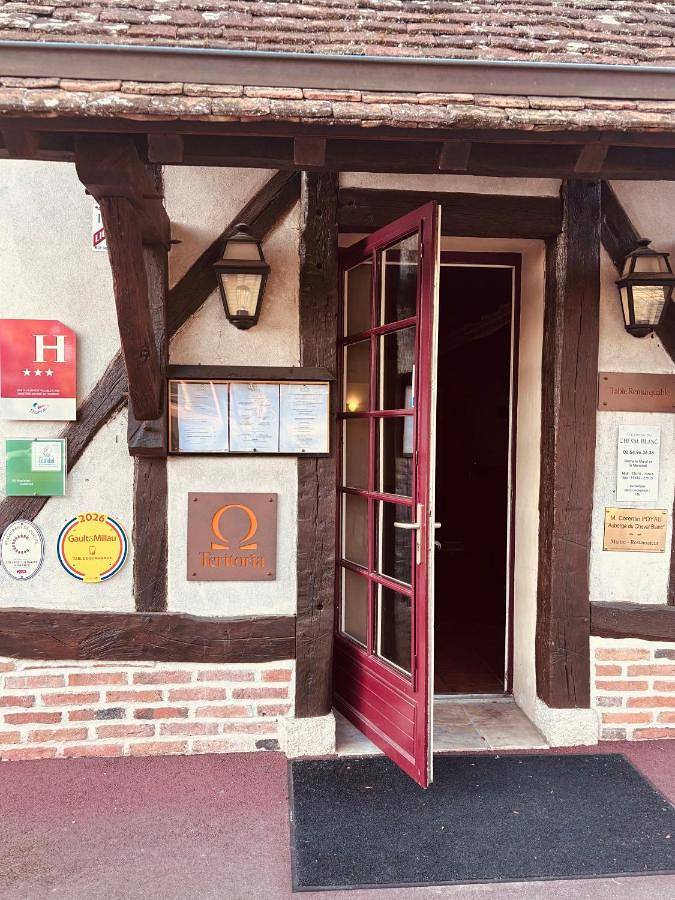 Hôtel pour 4 personnes, avec terrasse et jardin, animaux acceptés à Selles-Saint-Denis