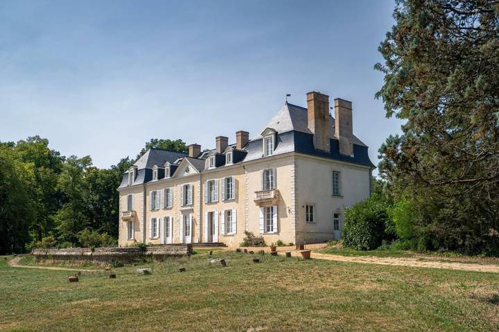 Location de vacances pour 15 personnes, avec vue et terrasse dans Bazouges Cré sur Loir - 4