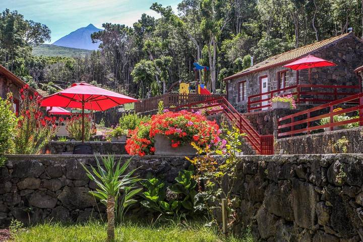 Ferienanlage für 2 Personen, mit Terrasse und Whirlpool sowie Garten und Ausblick in Portugal - 2