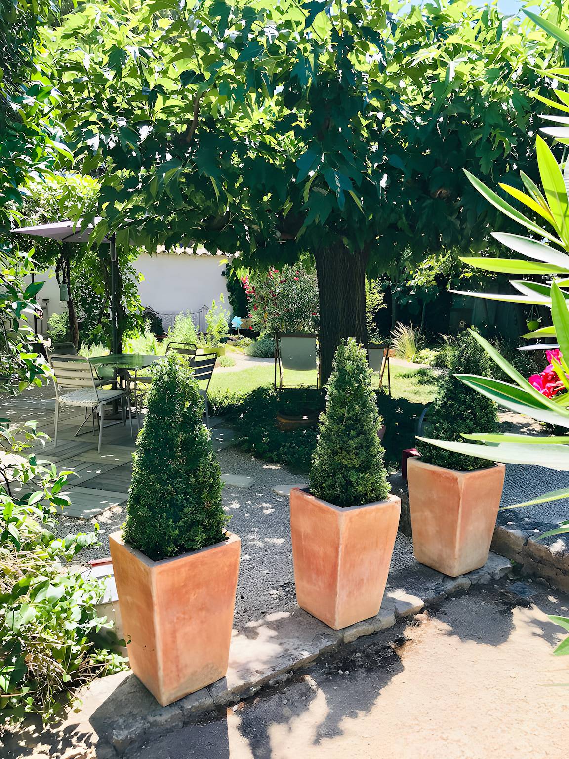 Holiday Home 'Jardin' with Shared Pool, Private Terrace and Wi-Fi in L'Isle-sur-la-Sorgue, Vaucluse