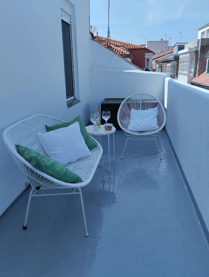 Gîte pour 3 personnes, avec terrasse et vue, animaux acceptés à La Corogne