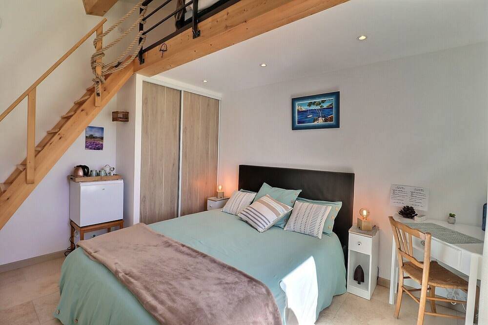 Au temps des secrets guest room breakfast included in Roquevaire, Marseille region