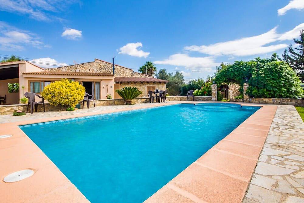 Rural finca with pool Casa de Puri in Mallorca in Lloseta, Majorca Center