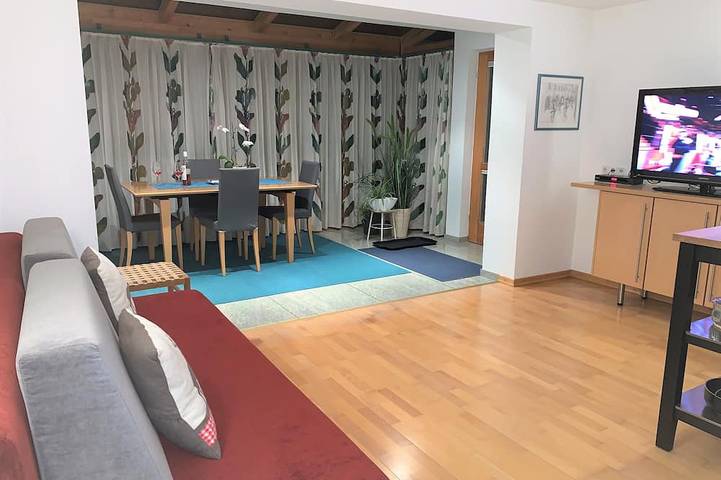 Appartement entier, Apartment with conservatory, wonderful panorama and large terrace in Landeck, Bezirk Landeck