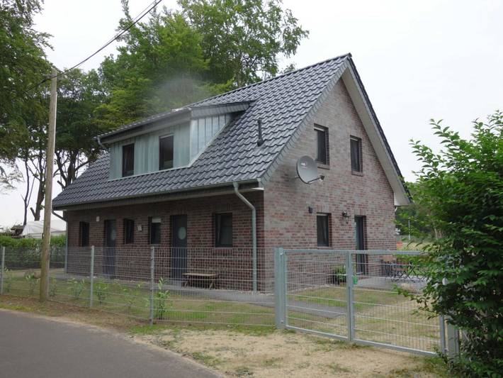 Ferienhaus für 4 Personen, mit Terrasse und Garten
