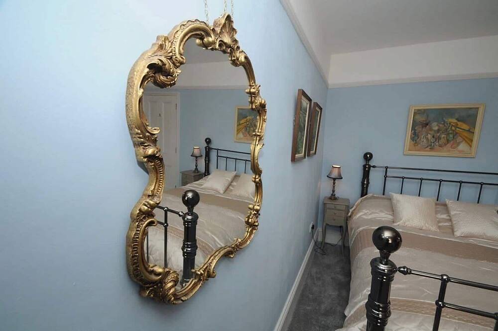 Substantial 6 bed House in Christchurch Dorset in Bournemouth, Südwestengland