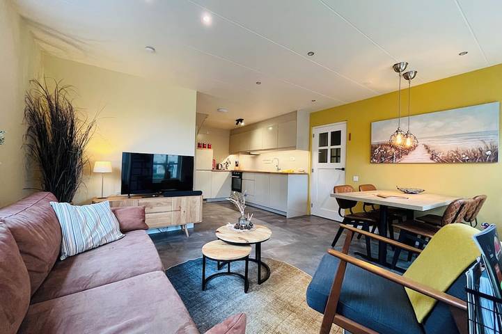 Ferienwohnung für 5 Personen, mit Terrasse und Garten in Terschelling