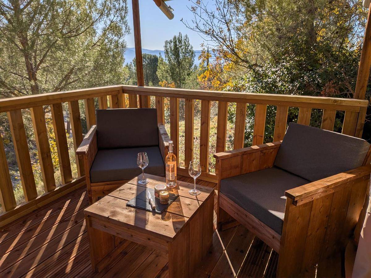 Camping le Cézanne Montagne Sainte-Victoire in Puyloubier, Région d'Aix-en-Provence