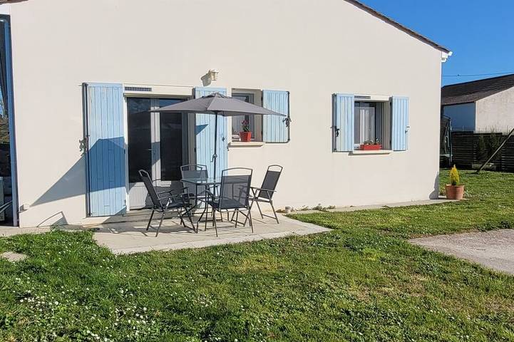 Gîte pour 4 personnes, avec jardin à Saint-Ciers-du-Taillon