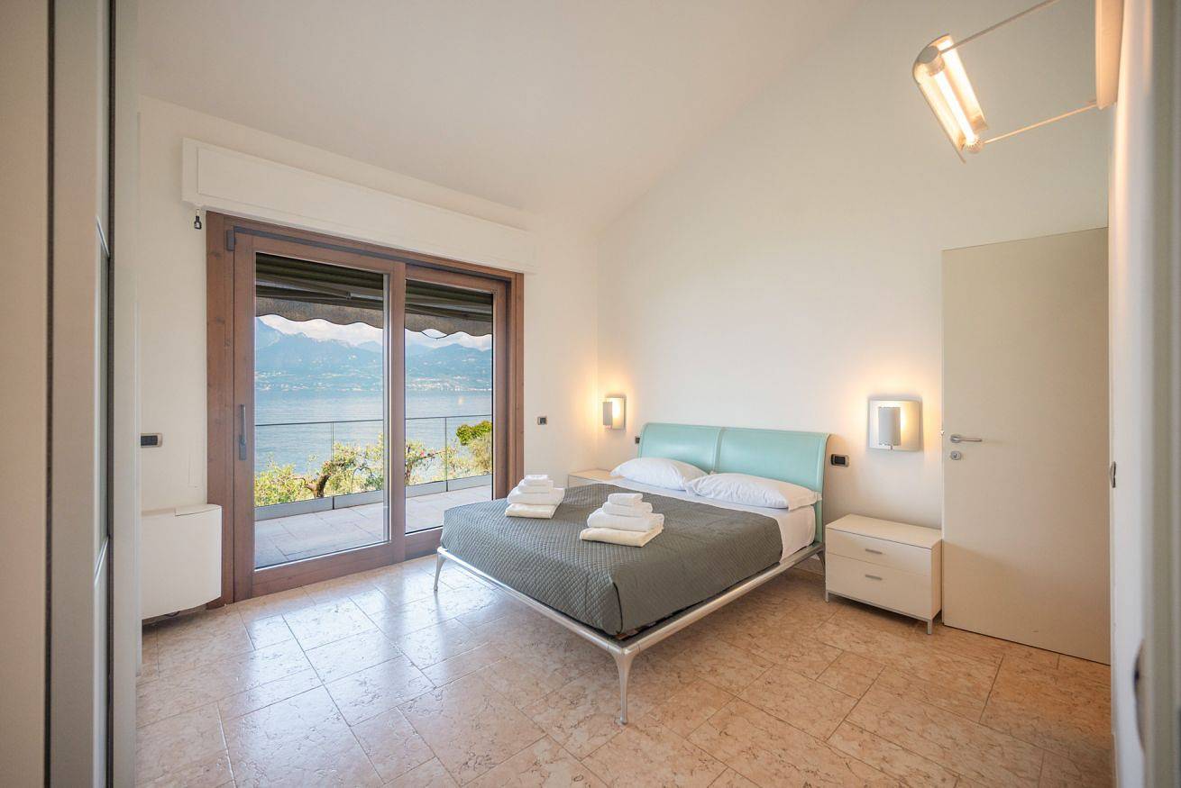 Villa Lorena Carbona in Torri del Benaco, Gardasee-Berge