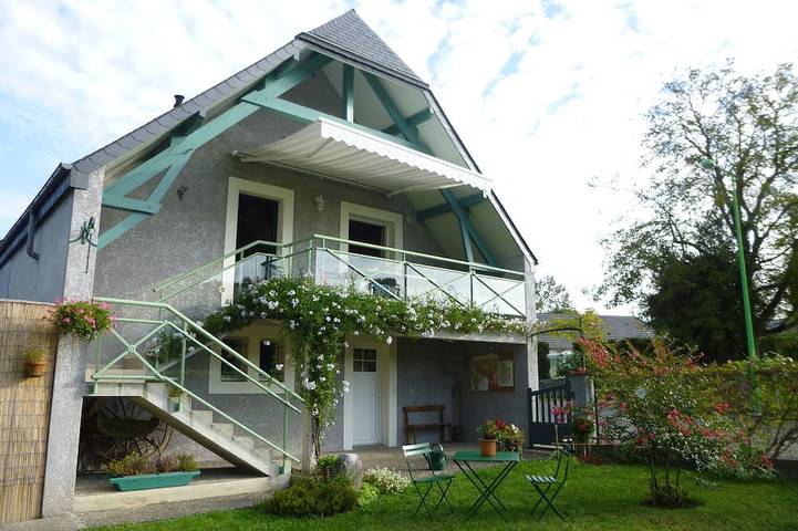 Gîte pour 6 personnes, avec jardin et balcon dans Igon
