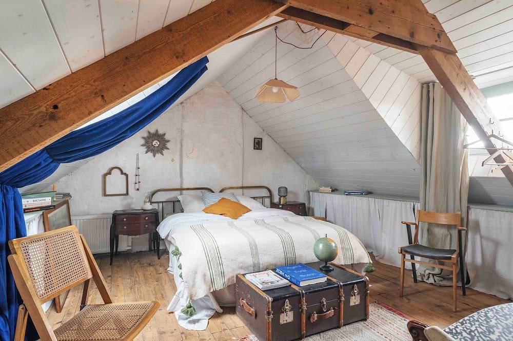 Cozy artist and fisherman cottage by the sea in St-Suliac village by Saint-Malo in Saint-Suliac, Región de Saint-Malo