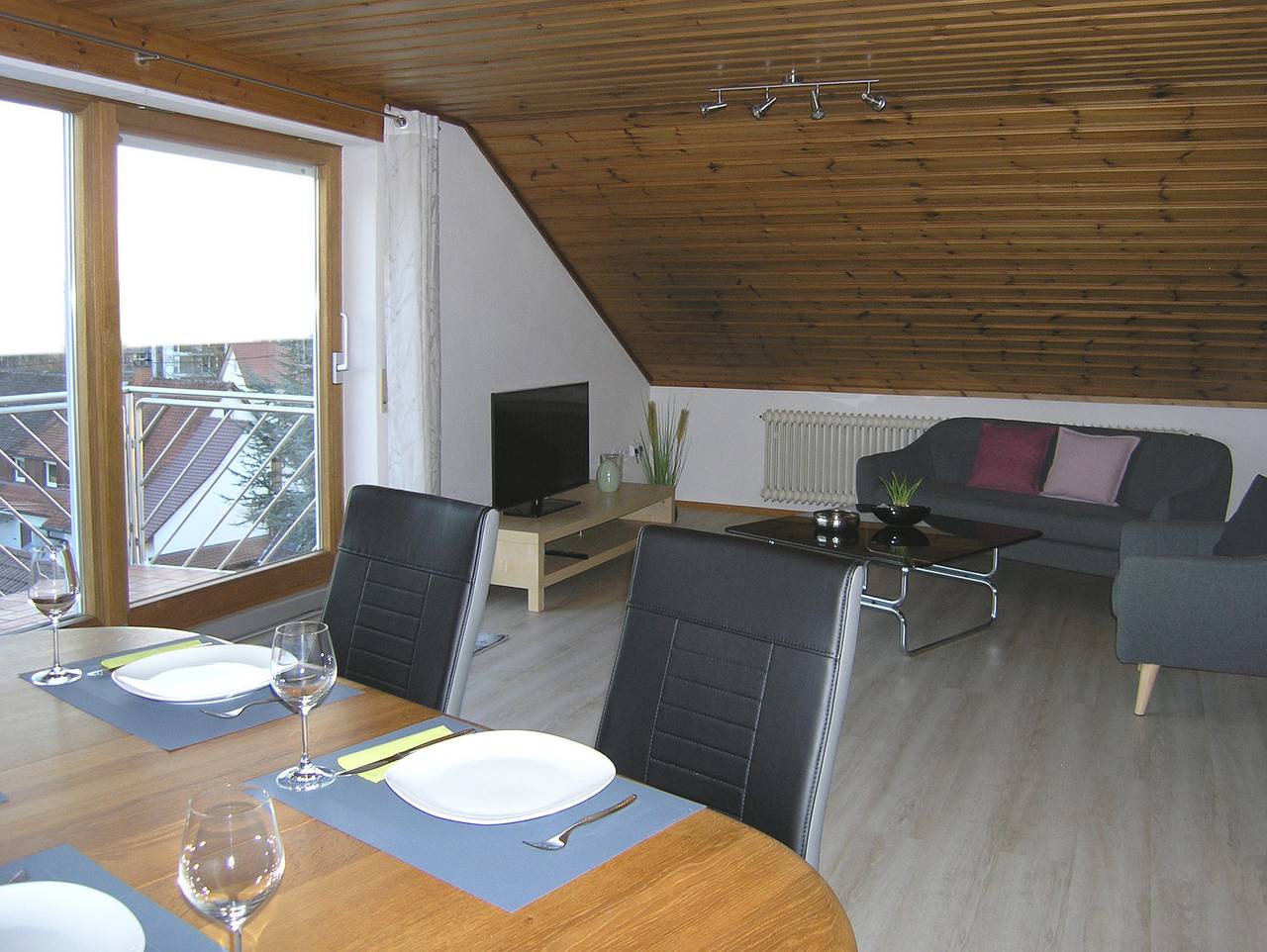 Ganze Ferienwohnung, Ferienwohnung Seeluft18 *** - 3-Zimmer Ferienwohnung, 74qm, 2 Schlafzimmer, max. 4 Personen in Oberuhldingen, Uhldingen-Mühlhofen
