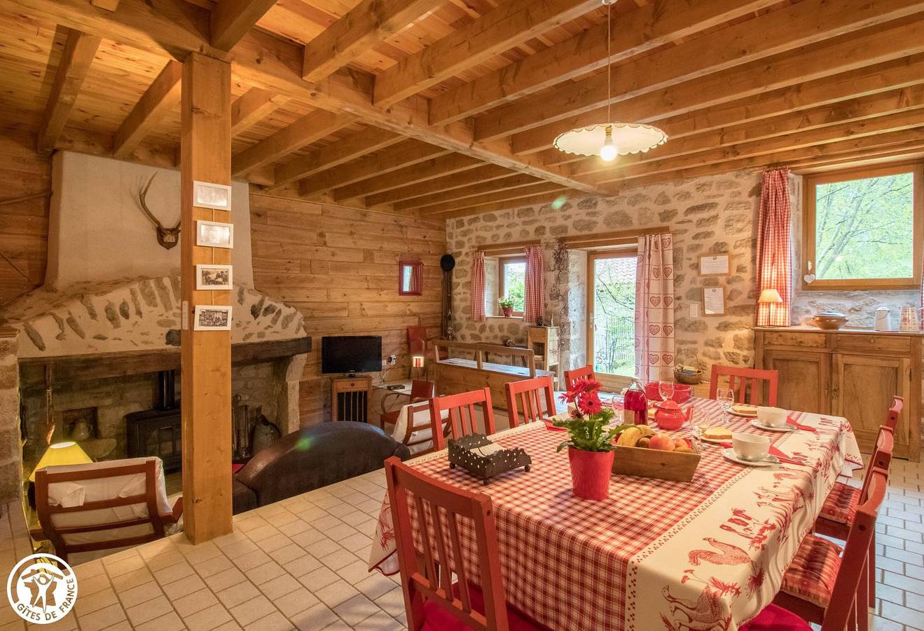 Gîte für 6 Personen mit Garten in Sauvessanges, Ambert und Umgebung