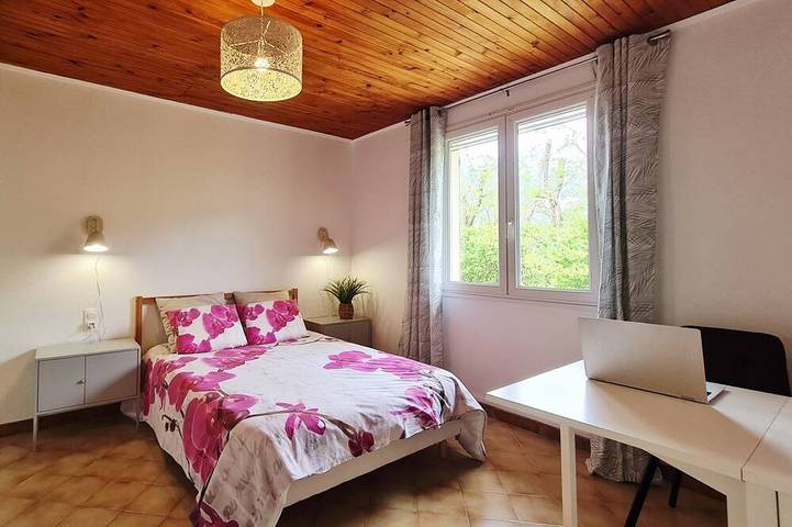Location de vacances pour 6 personnes, avec jardin ainsi que piscine et terrasse, animaux acceptés à Banon - 2