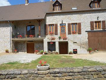 Chambre d’hôte pour 4 personnes, avec jardin à Couches