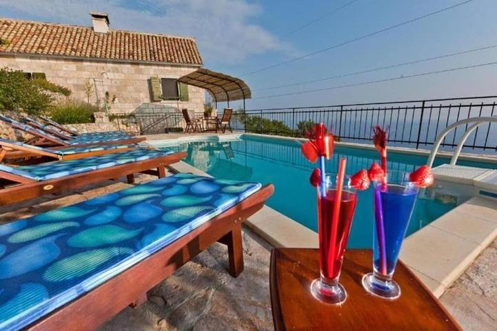 Dom dla 4 osób, z basen - 1