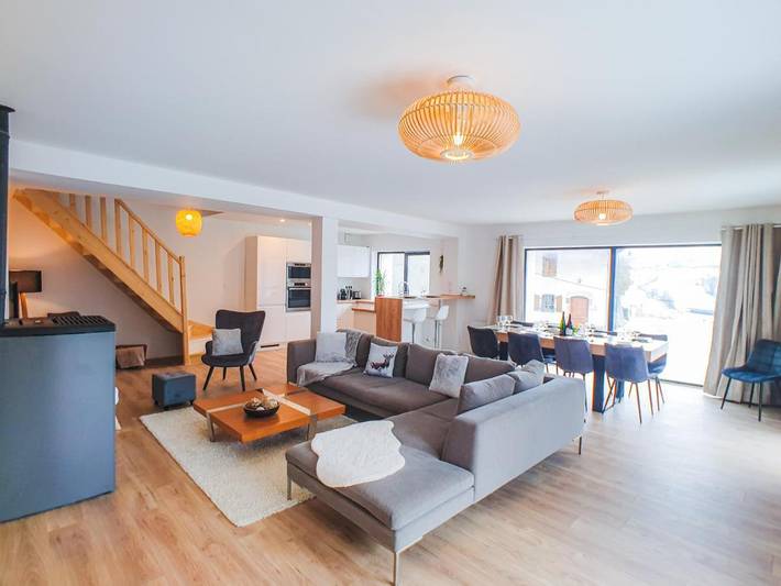 Location de vacances pour 10 personnes, avec jardin et vue ainsi que sauna et terrasse à La Muraz