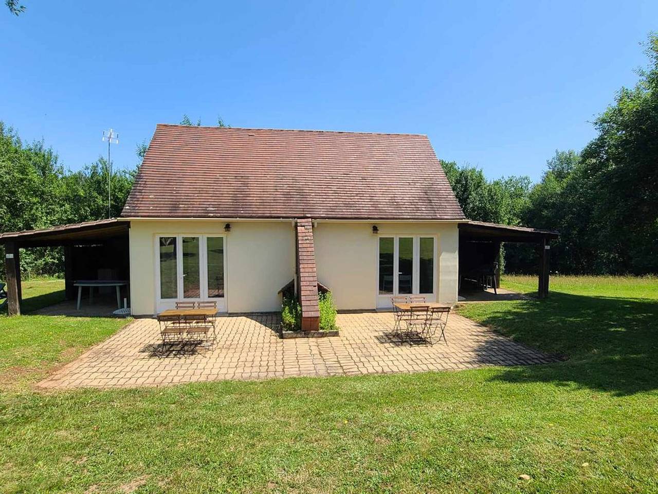 Gîte avec terrasse à La Douze, idéal pour 5 personnes in La Douze, Périgord Blanc