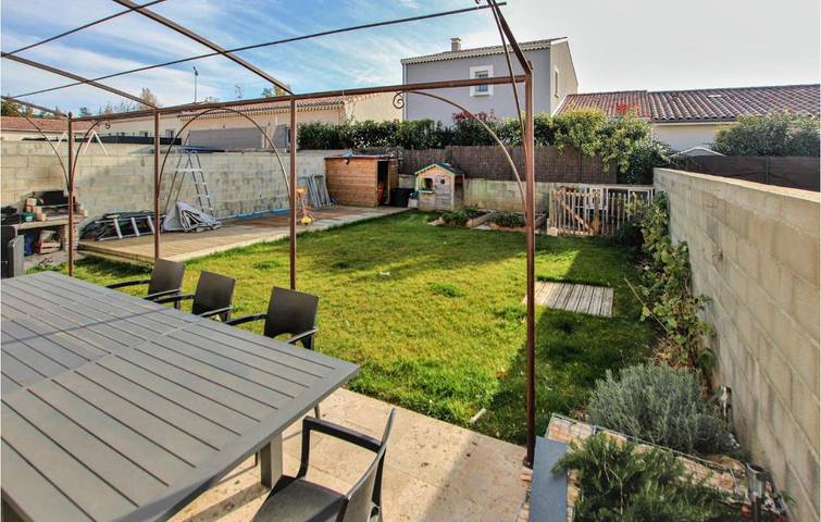 Location de vacances pour 7 personnes, avec piscine à La Coucourde - 2