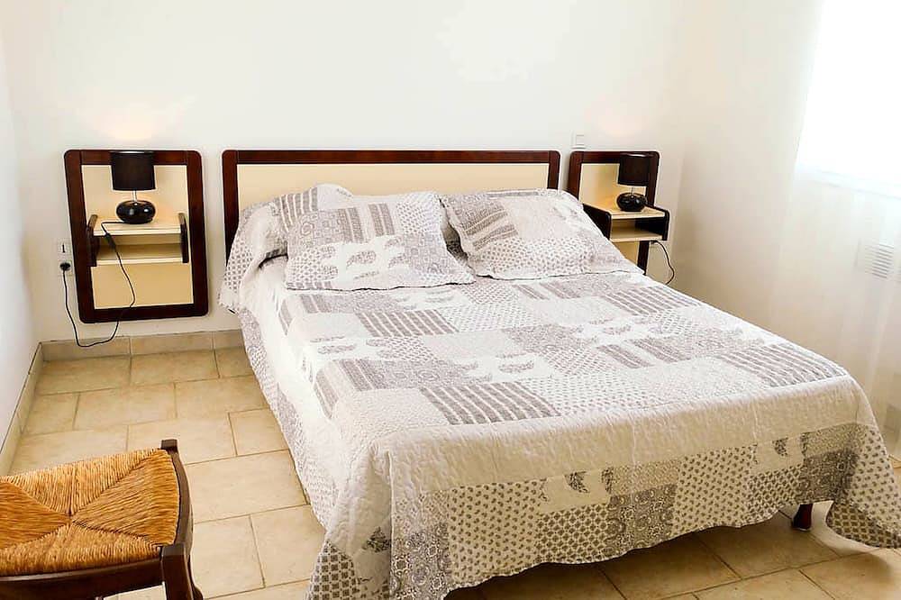 Gîte 4 pers Verdon - terrace, private garage, Wi-Fi, near Lake Quinson in Quinson, Verdon Regional Natural Park