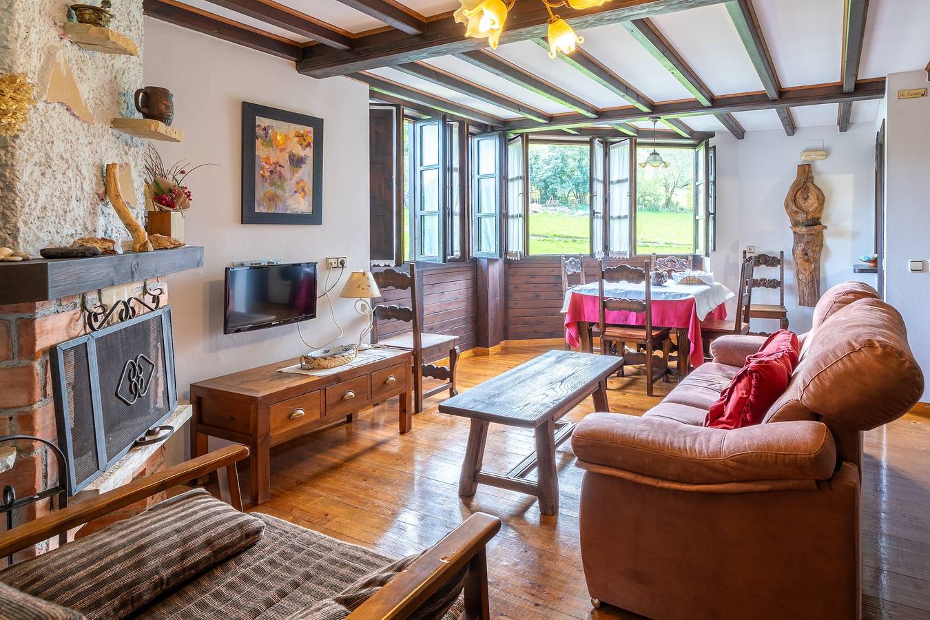 Casa de férias 'Rodiles De Matisón' com vista para a montanha, piscina privada e Wi-Fi in Villamayor (Piloña), Piloña