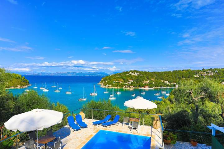 Villa voor 8 personen, with Balkon and Terras as well as Uitzicht op Paxos
