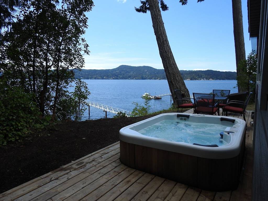 Ocean Front Cottage in Sooke on Vancouver Island Kayaking Hot Tub in Sooke, Vancouver Island