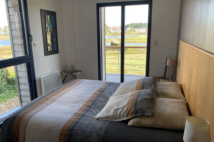 Casa de pescadores con vista excepcional del puerto trasero, cerca de las playas in Treffiagat, Region de Quimper