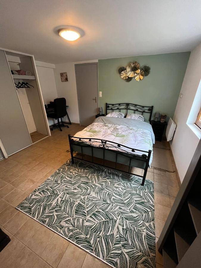 Location de vacances pour 3 personnes, avec vue ainsi que terrasse et jardin à Bonneuil-Matours - 2