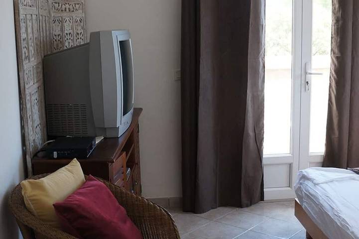 Location de vacances pour 10 personnes, avec terrasse et jardin, animaux acceptés dans Plage De L Ovu Santu - 3