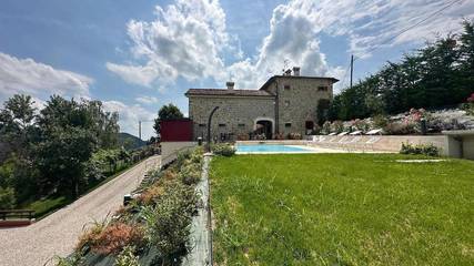 Ferienhaus für 4 Personen, mit Ausblick und Pool in den Dolomiten
