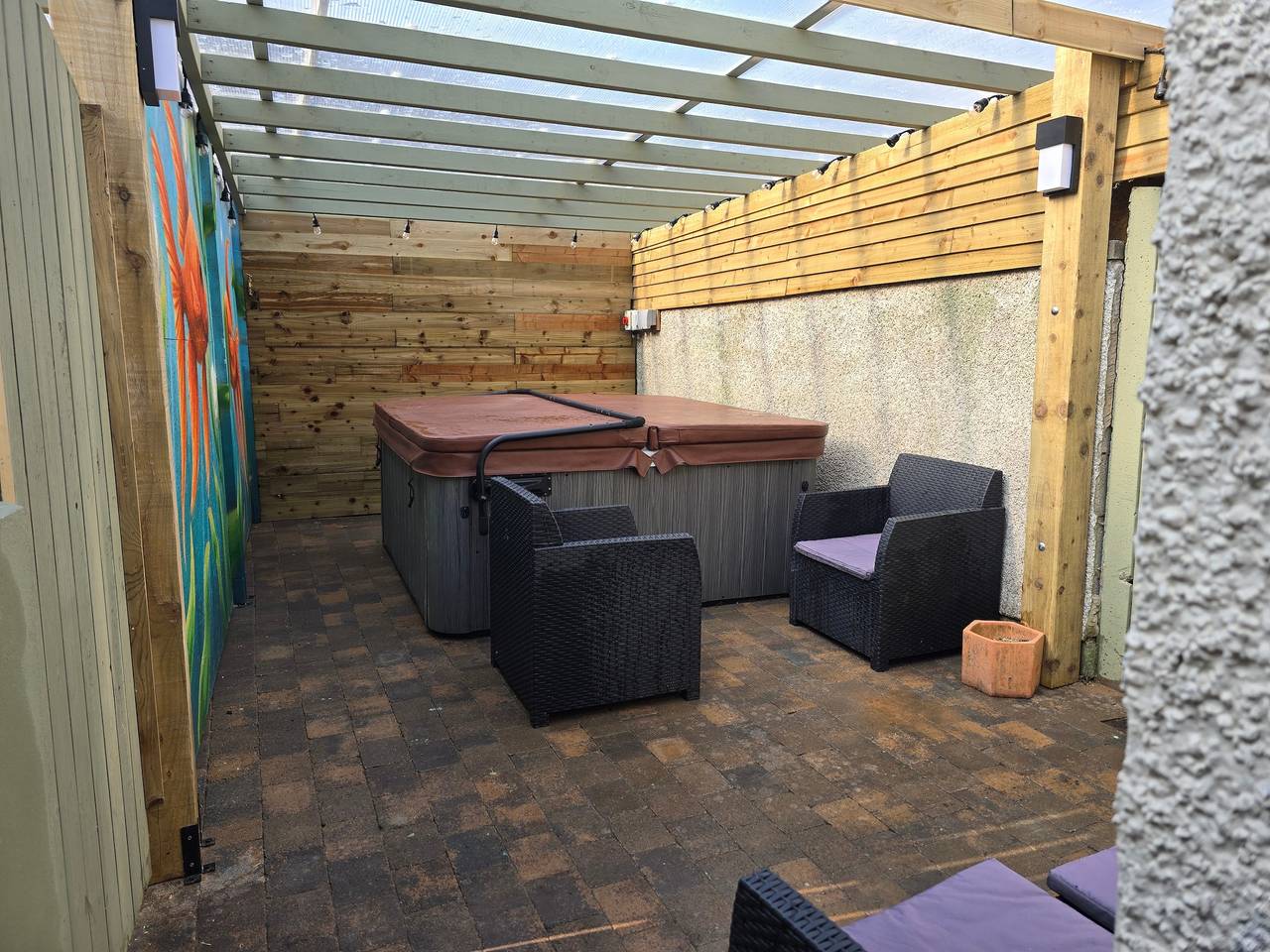 Eden Rose 2-Bed Cottage, Sleeps 4 with Hot Tub in Morecambe, Lancashire