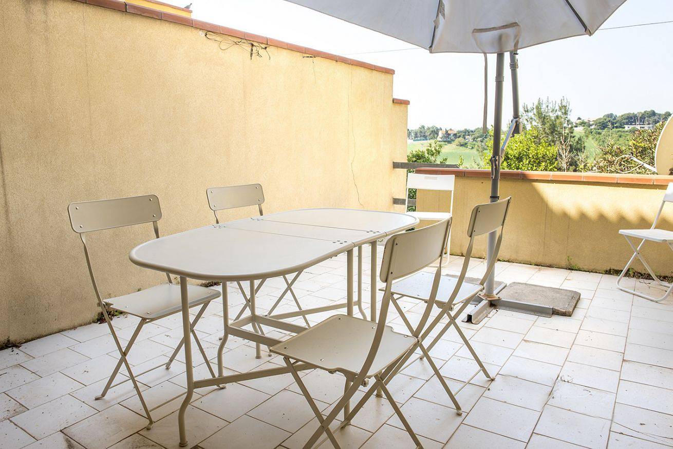 Apartamento entero, M047 - Marcelli, three-room apartment with porch 300m from the sea  in Marcelli, Riviera del Conero