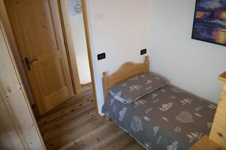 Gîte pour 6 personnes, avec terrasse ainsi que jardin et vue à Rabbi - 4