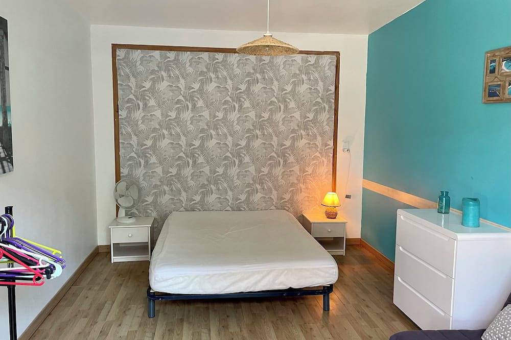 Villa ecológica, piscina privada climatizada, cerca de la playa Pinarelle, 9 personas in Pinarellu, Zonza