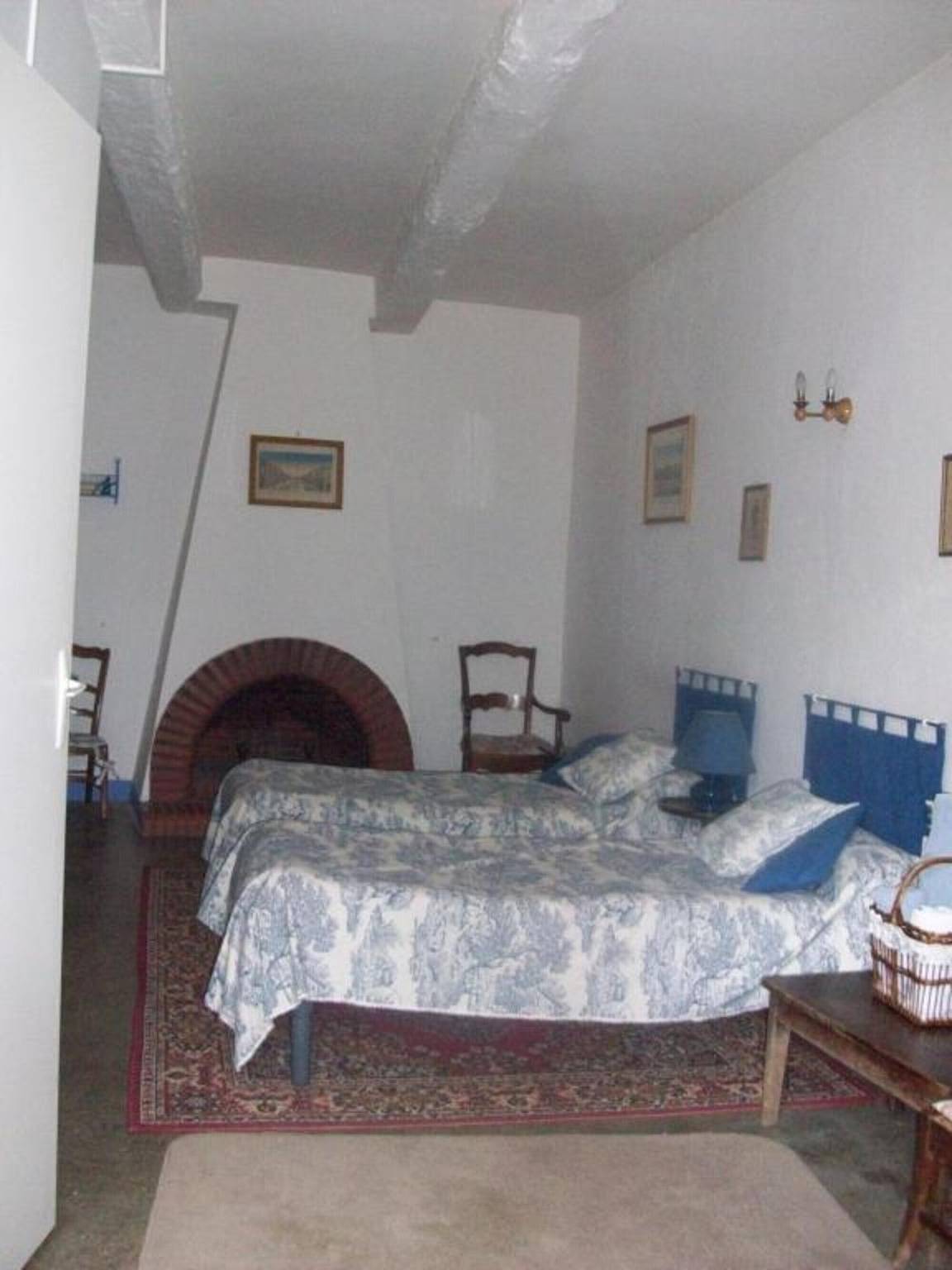 Chambre d’hôtes « Chambre Rolland » avec piscine, jardin partagés et Wi-Fi in Carcassonne, Région de Carcassonne