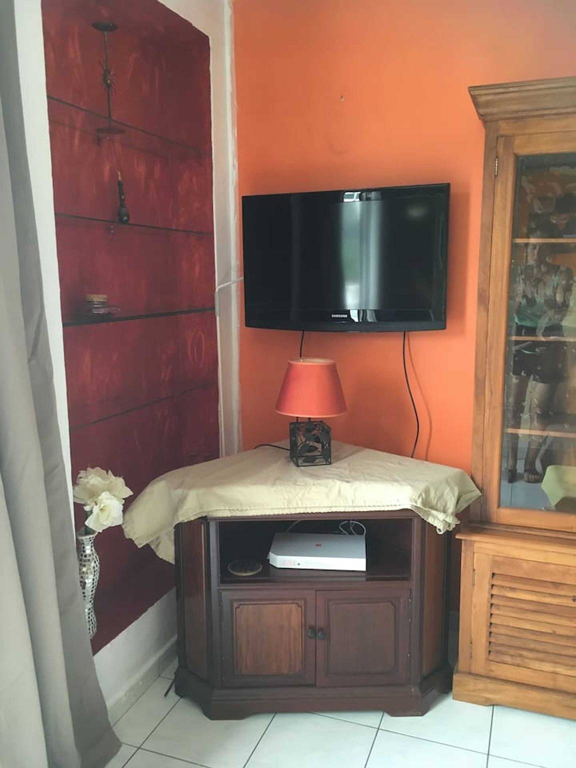 Entire apartment, Charming Apartment in Saint-Denis with Sea View - 43 m² in Saint-Denis, La Réunion